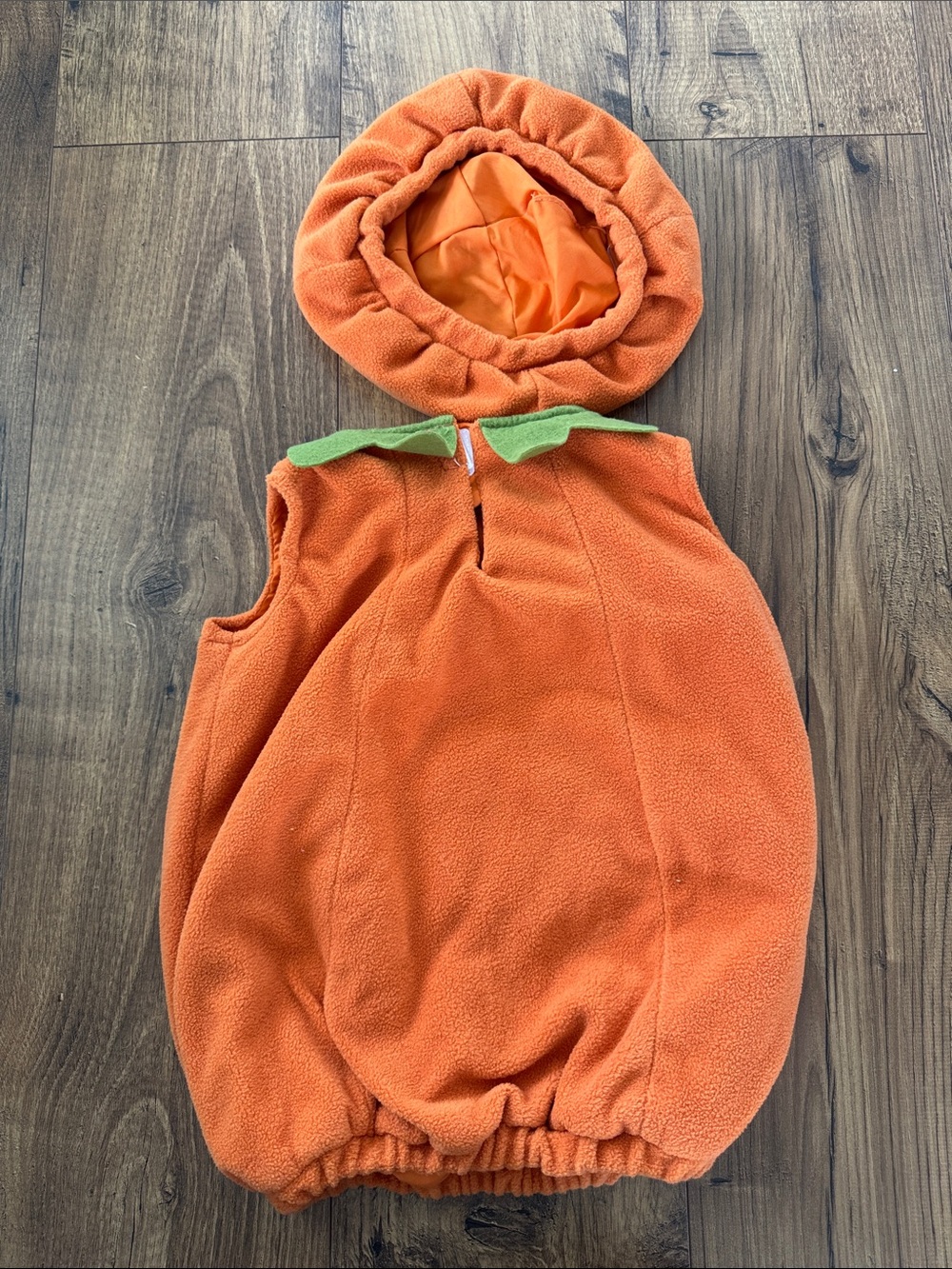 Pottery Barn Kids baby pumpkin costume, size 12-24 months - Picture 2 of 3